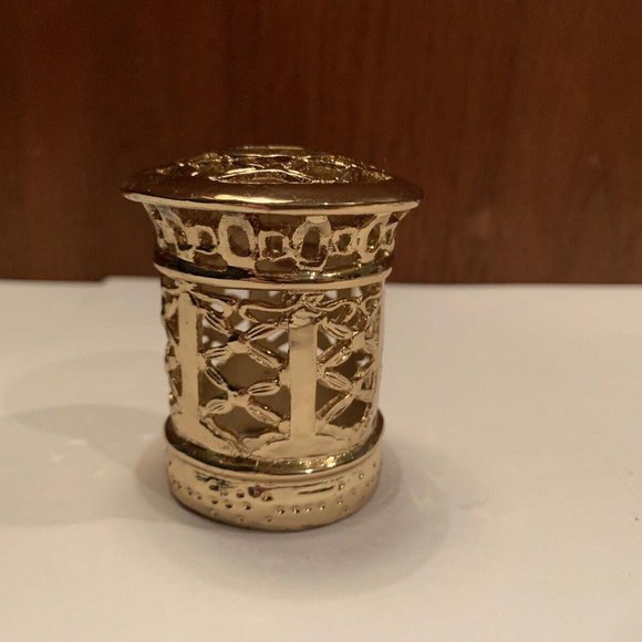 Other - Ornate Gold Tone Wine Bottle Topper